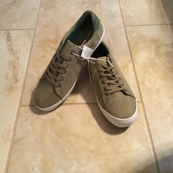 NWT Old Navy Green Sneakers - Picture 1 of 3